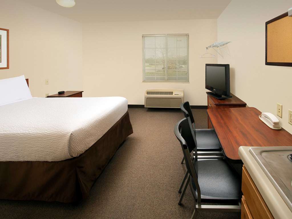 Woodspring Suites Houston Westchase Room photo