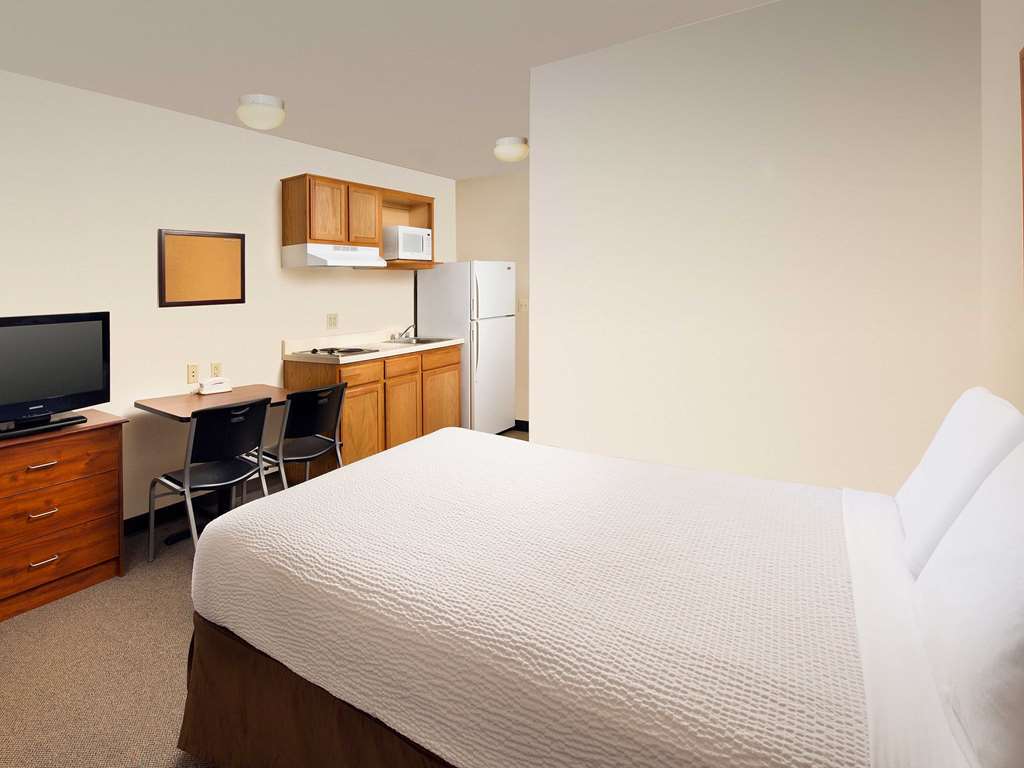 Woodspring Suites Houston Westchase Room photo